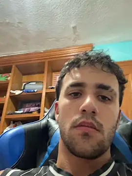 Snapshot of aavrdvh33 chatting on 09.30.25 aavrdvh33 online show from 09.30.25