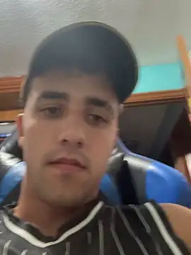 Snapshot of aavrdvh33 chatting on 10.12.25 aavrdvh33 online show from 10.12.25