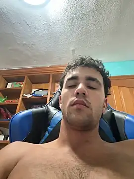 Snapshot of aavrdvh33 chatting on 10.23.25 aavrdvh33 online show from 10.23.25