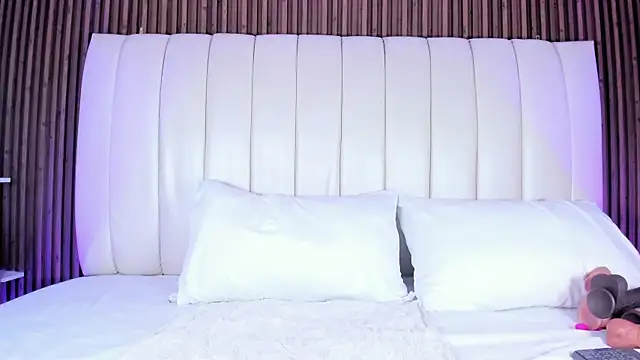 SandraMilerr online show from 02.13.26