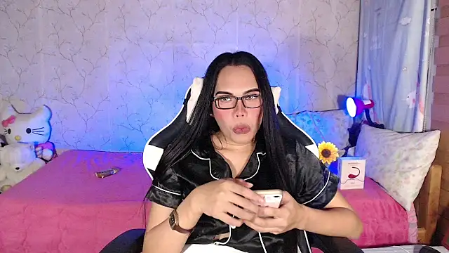 TssluttyNikka online show from 04.11.26