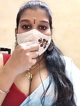 Snapshot of amelia-rani chatting on 04.24.26 amelia-rani online show from 04.24.26