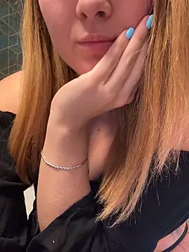 Velvetnoir21 online show from 11.19.25