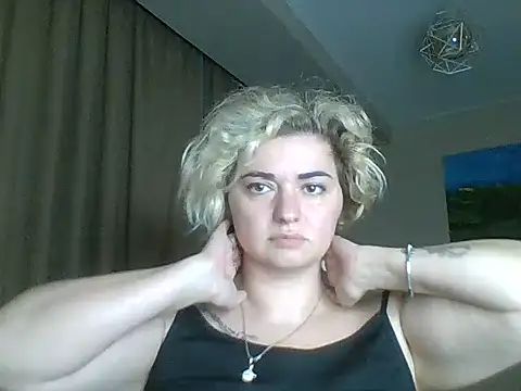 Snapshot of Wymini chatting on 09.19.25 Wymini online show from 09.19.25