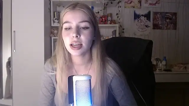 Snapshot of Panzee1 chatting on 10.03.25 Panzee1 online show from 10.03.25