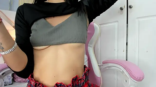 Snapshot of Mhia_Sweet_ chatting on 09.30.25 Mhia Sweet online show from 09.30.25