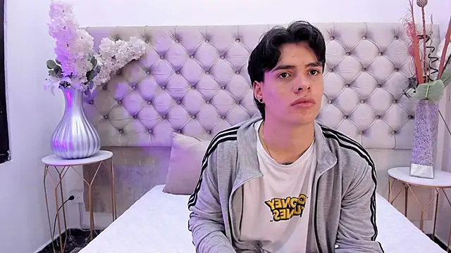 BenitoSaenz online show from 11.26.25