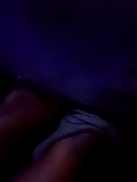 Snapshot of OnlyMoneyIwanT chatting on 10.27.25 OnlyMoneyIwanT online show from 10.27.25