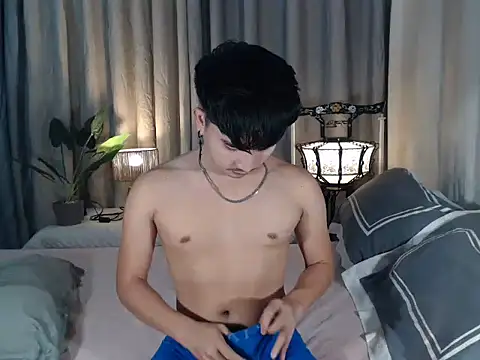Snapshot of cute_richard24 chatting on 11.25.25 cute richard24 online show from 11.25.25