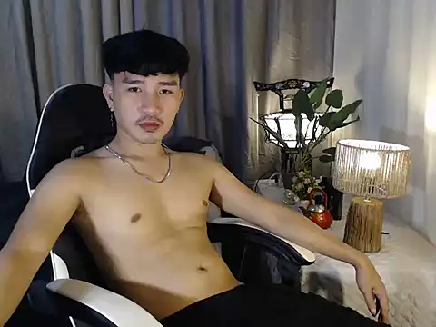 Snapshot of cute_richard24 chatting on 12.14.25 cute richard24 online show from 12.14.25