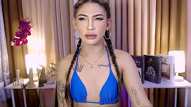 Snapshot of Megan_sativa chatting on 10.06.25 Megan sativa online show from 10.06.25