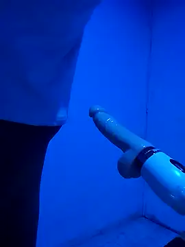 Snapshot of b_ele chatting on 09.22.25 b ele online show from 09.22.25