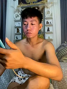 Snapshot of xshyboyx chatting on 09.27.25 xshyboyx online show from 09.27.25