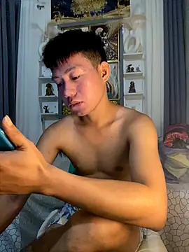 Snapshot of xshyboyx chatting on 09.28.25 xshyboyx online show from 09.28.25