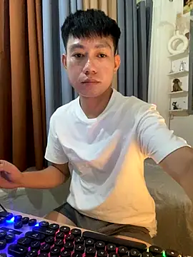 xshyboyx online show from 10.28.25