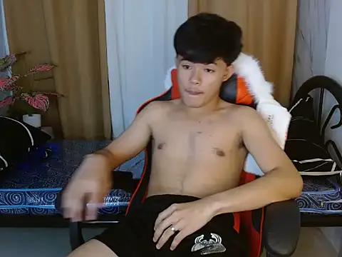 YourNaughtyTwink 69 online show from 04.25.26