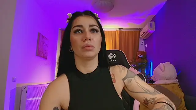 Snapshot of AnyaKim chatting on 10.24.25 AnyaKim online show from 10.24.25