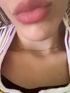 Mimisixo online show from 09.13.25