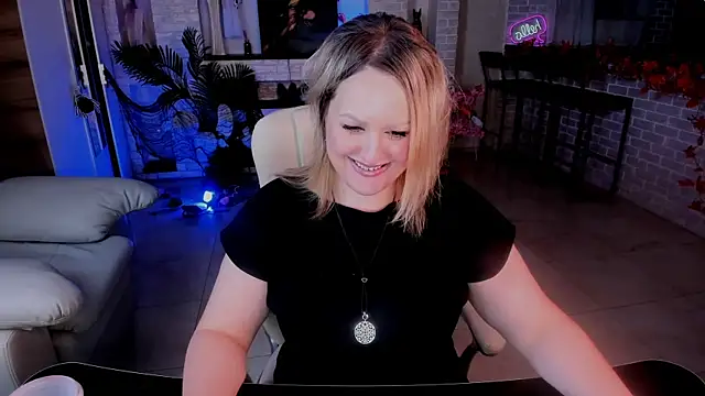 MariemLui online show from 10.27.25