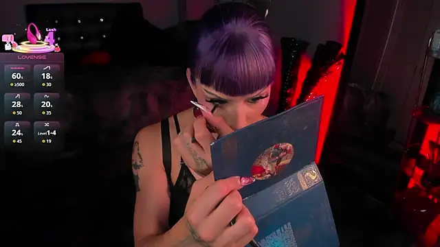 Snapshot of Draculairis chatting on 05.28.26 Draculairis online show from 05.28.26
