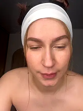 Agata Holman online show from 11.19.25