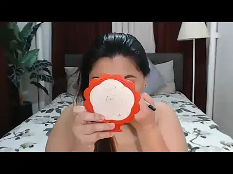 MarielRose143 online show from 12.15.25