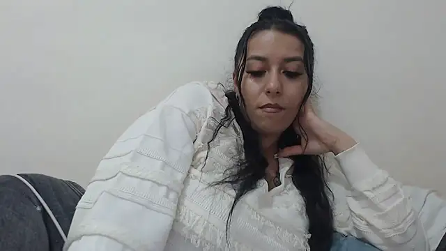Snapshot of Maryem637048 chatting on 03.13.26 Maryem637048 online show from 03.13.26