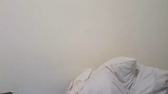 Snapshot of Maryem637048 chatting on 07.12.26 Maryem637048 online show from 07.12.26