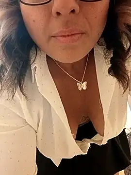 Snapshot of goddess4urfetish chatting on 04.18.26 goddess4urfetish online show from 04.18.26