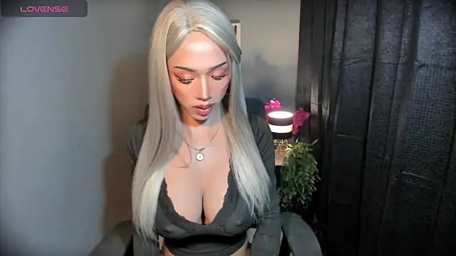 AiraCumSlut online show from 04.04.26