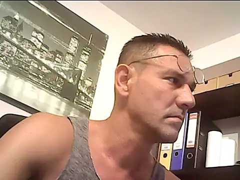 Snapshot of mastercharisma35 chatting on 09.10.25 mastercharisma35 online show from 09.10.25