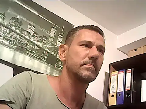 Snapshot of mastercharisma35 chatting on 09.17.25 mastercharisma35 online show from 09.17.25