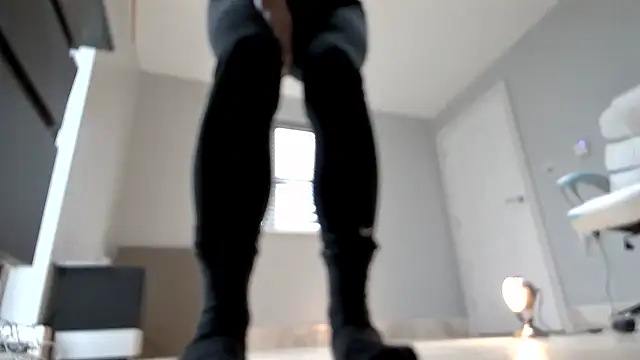 Snapshot of foxyroxymilf chatting on 09.21.25 foxyroxymilf online show from 09.21.25