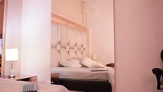 Snapshot of SamantaVazquez chatting on 02.25.26 SamantaVazquez online show from 02.25.26