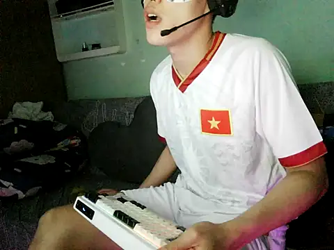 Snapshot of boyhigh1997 chatting on 01.31.26 boyhigh1997 online show from 01.31.26