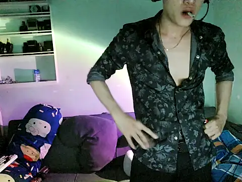 Snapshot of boyhigh1997 chatting on 02.17.26 boyhigh1997 online show from 02.17.26