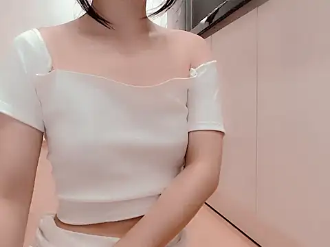 Tea Mei online show from 10.13.25