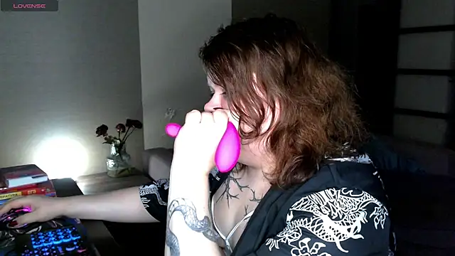 Snapshot of Romy_Addams chatting on 10.30.25 Romy Addams online show from 10.30.25