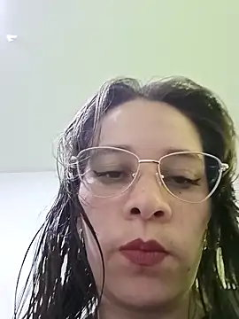 Isabella5 Brown  online show from 10.14.25