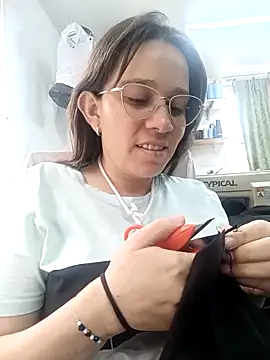 Isabella5 Brown  online show from 11.01.25