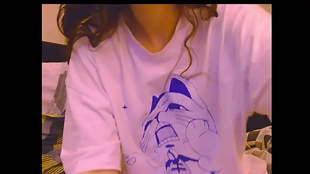 Snapshot of Lunliss chatting on 04.26.26 Lunliss online show from 04.26.26