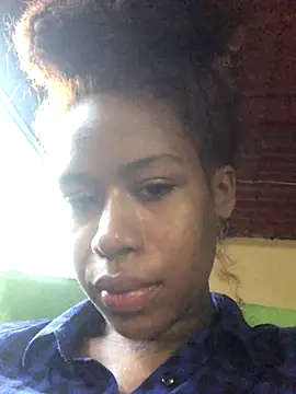 Snapshot of LilithCuban chatting on 11.16.25 LilithCuban online show from 11.16.25