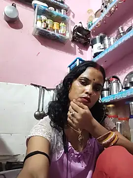 Snapshot of Cut_ragni chatting on 08.04.26 Cut ragni online show from 08.04.26