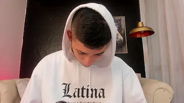 Mathewboy1 online show from 09.17.25