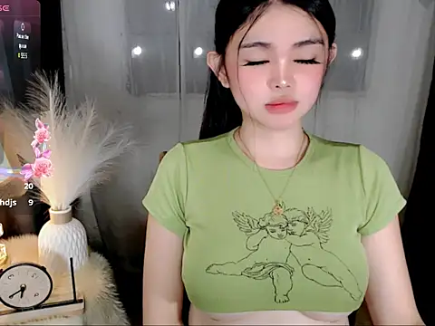 Snapshot of Bianca_cedine12 chatting on 05.05.26 Bianca cedine12 online show from 05.05.26