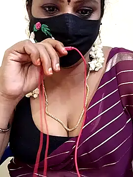 Snapshot of yoga-mithraa chatting on 11.18.25 yoga-mithraa online show from 11.18.25