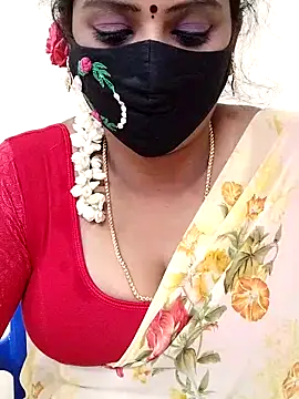 Snapshot of yoga-mithraa chatting on 11.19.25 yoga-mithraa online show from 11.19.25