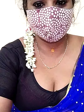 Snapshot of yoga-mithraa chatting on 12.16.25 yoga-mithraa online show from 12.16.25