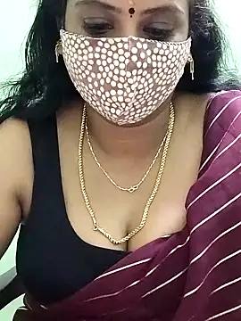 Snapshot of yoga-mithraa chatting on 12.18.25 yoga-mithraa online show from 12.18.25