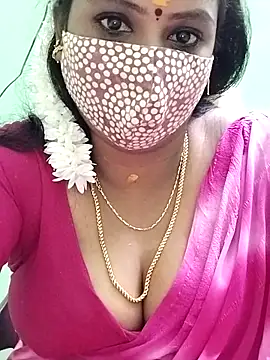 Snapshot of yoga-mithraa chatting on 12.19.25 yoga-mithraa online show from 12.19.25